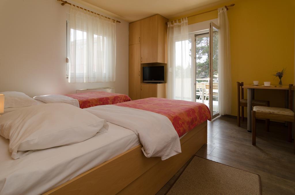 Guesthouse Villa Irena Zadar Eksteriør billede